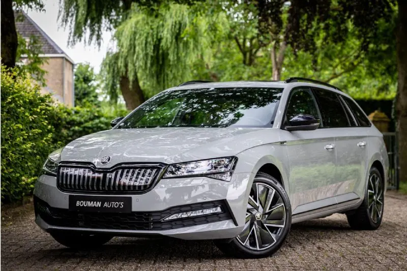 Škoda Superb (2023)