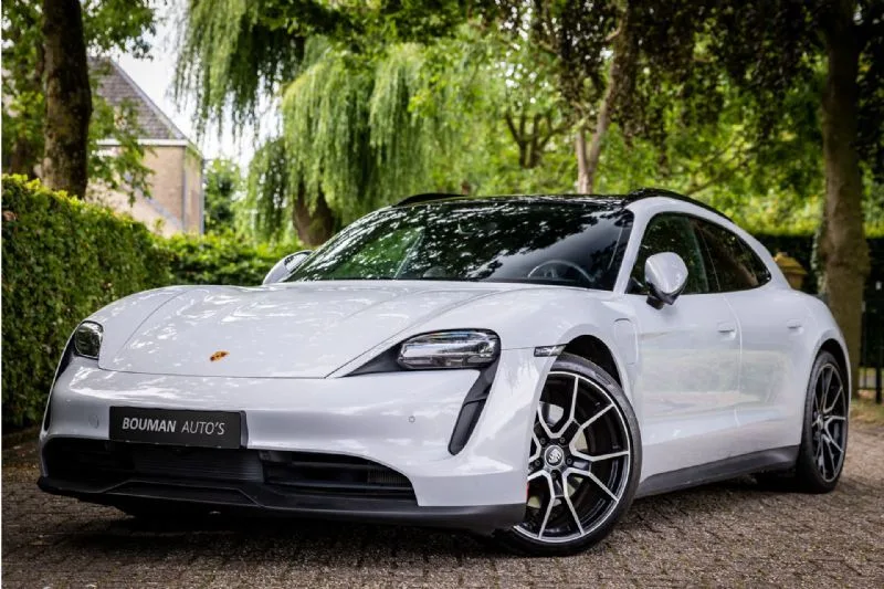 Porsche Taycan Sport Turismo (2022) — foto 1