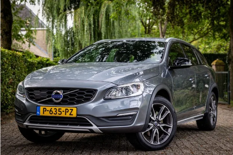 Volvo V60 Cross Country (2016) — foto 1