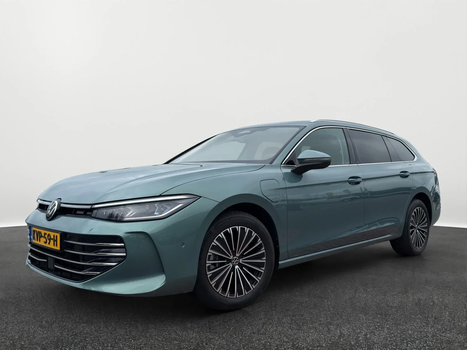 Volkswagen Passat (2025) — foto 1