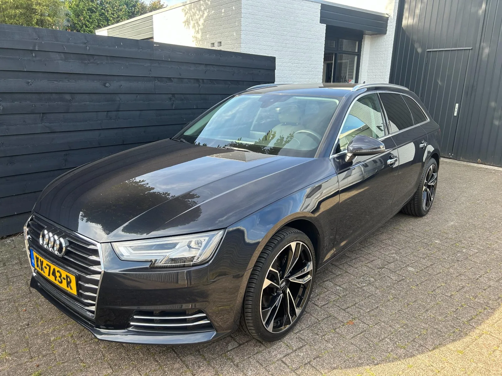 Audi A4 (2016) — foto 1
