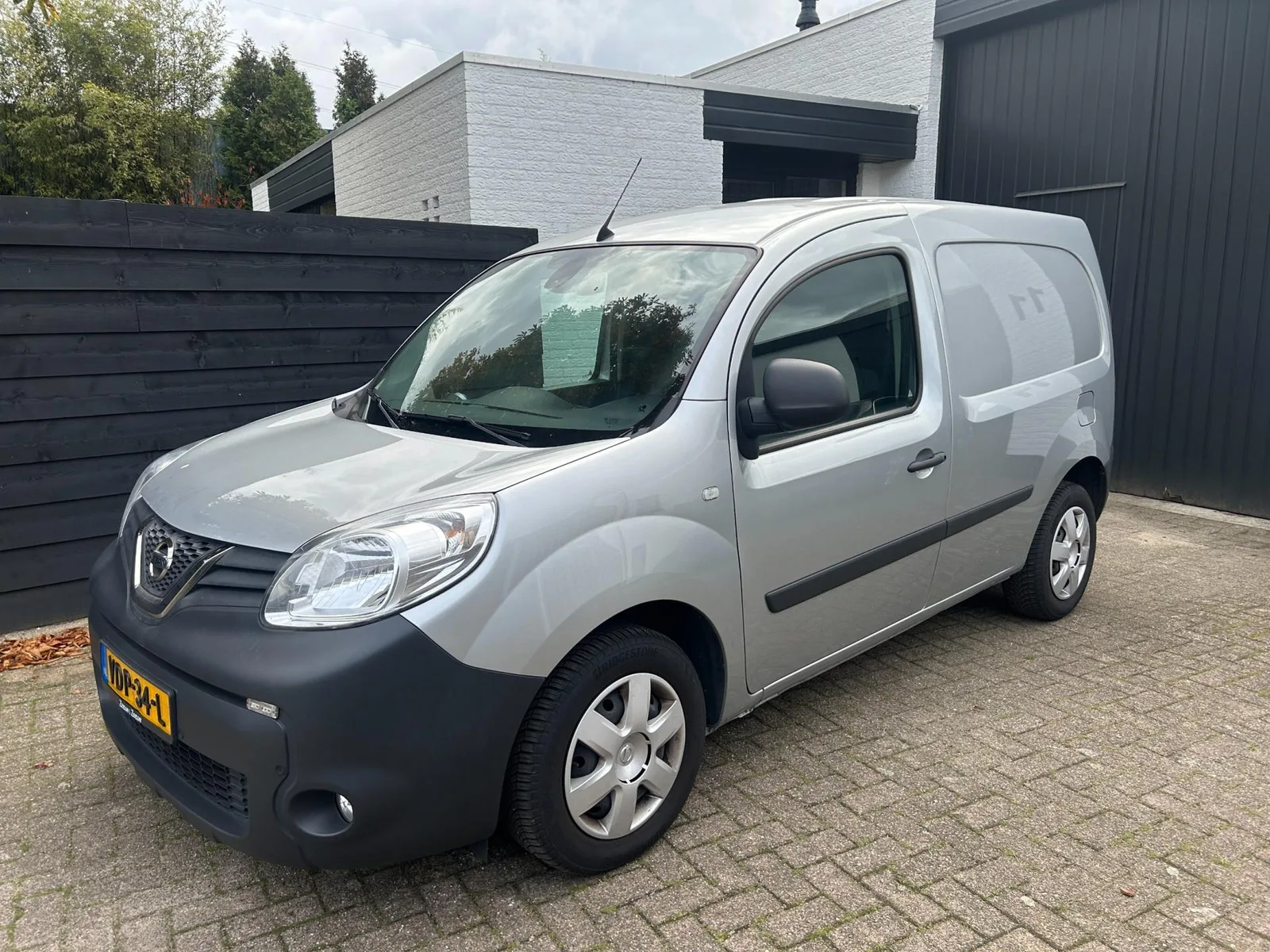 Nissan NV250 (2019) — foto 1