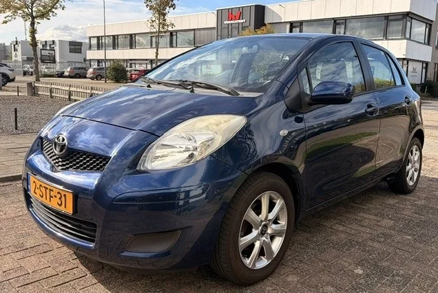 Toyota Yaris (2009) — foto 1