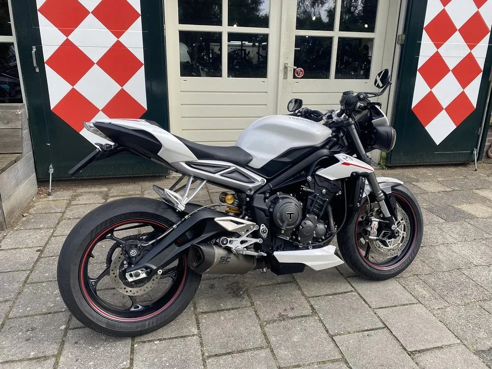 Triumph Street Triple 765 (2019) — foto 1