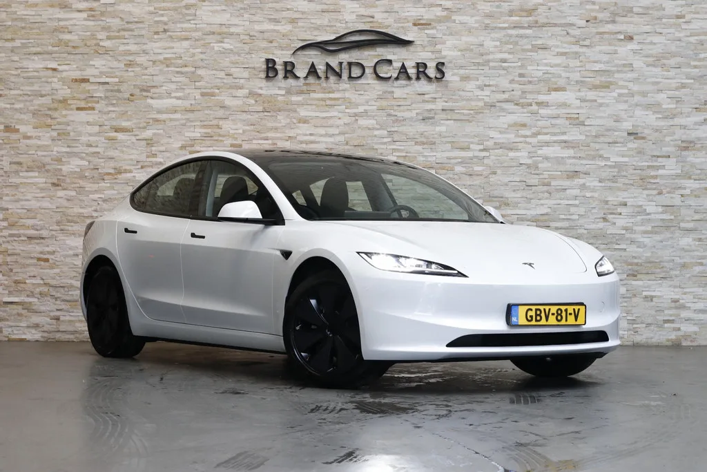 Tesla Model 3 (2024) — foto 1