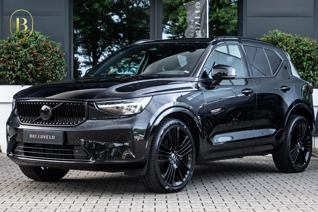 Volvo XC40 (2023) — foto 1