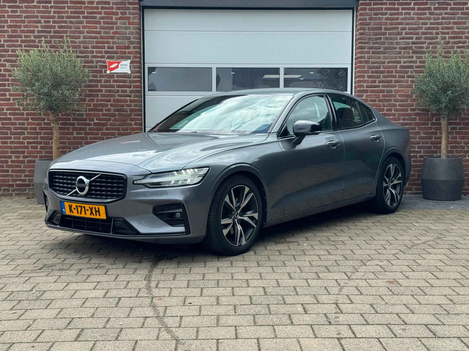 Volvo S60 (2021) — foto 1