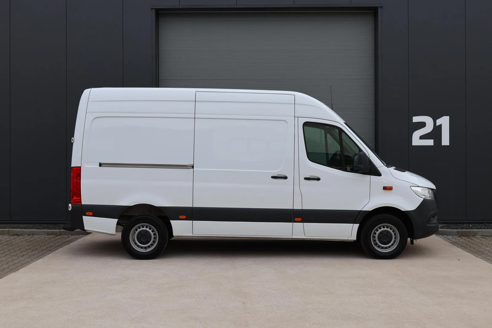 Mercedes-Benz Sprinter (2024) — foto 1
