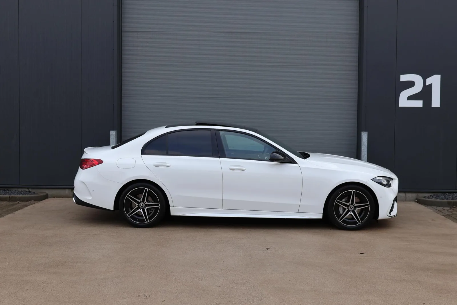 Mercedes-Benz C-Klasse (2024) — foto 1