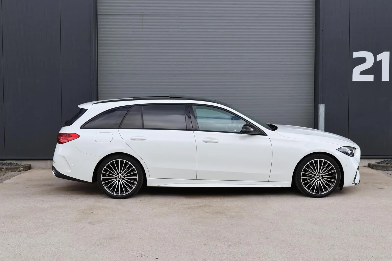 Mercedes-Benz C-Klasse (2025) — foto 1