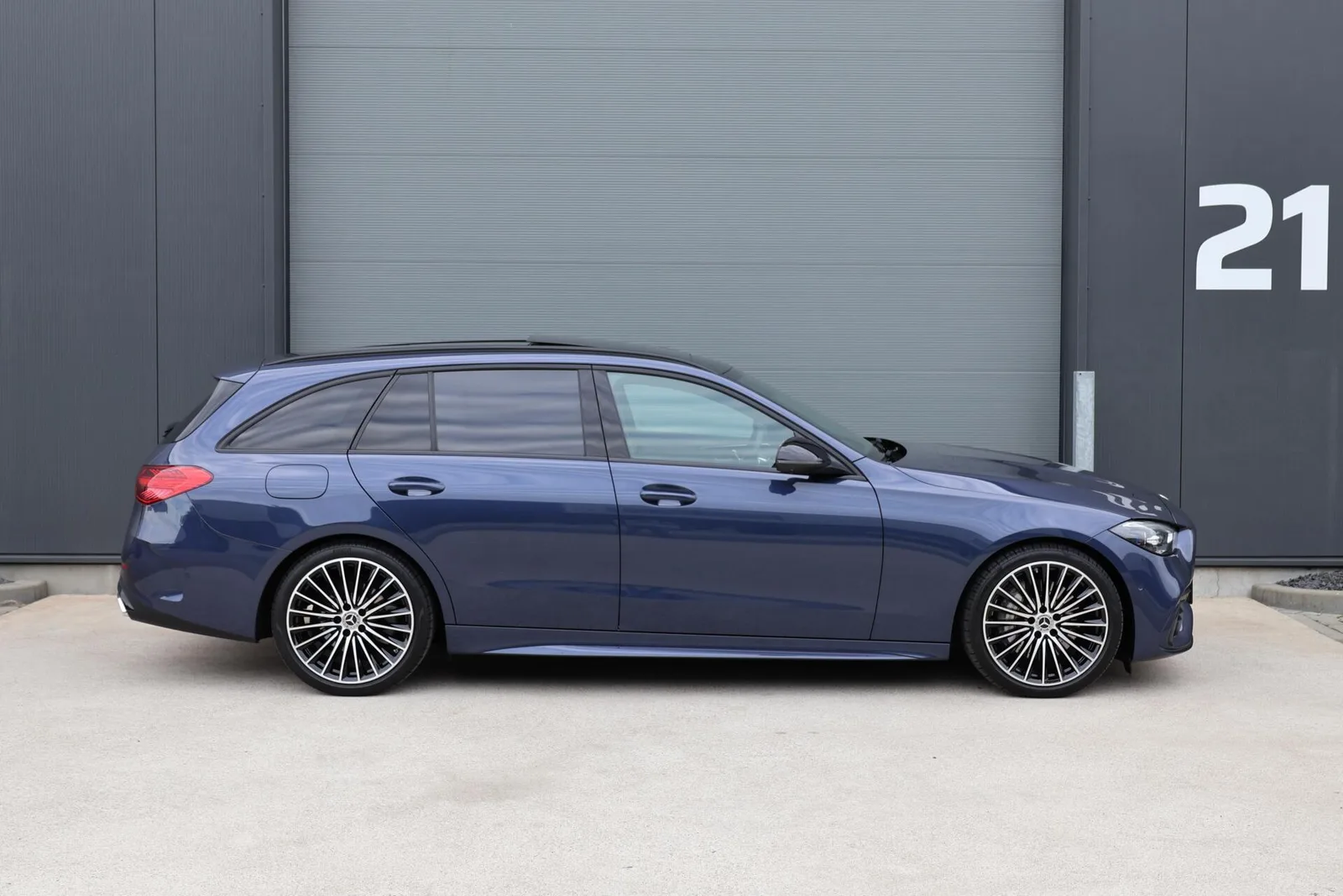 Mercedes-Benz C-Klasse (2025) — foto 1