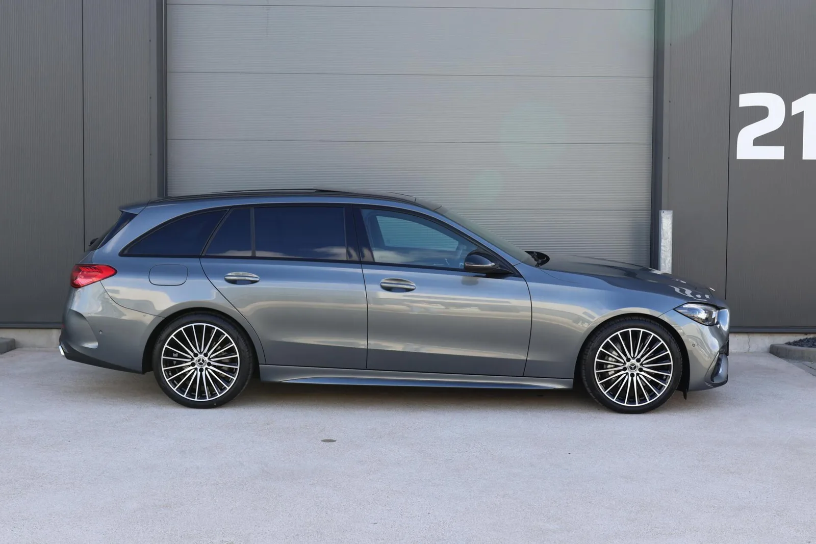 Mercedes-Benz C-Klasse (2024) — foto 1