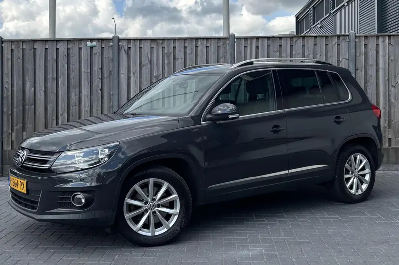 Volkswagen Tiguan (2015)