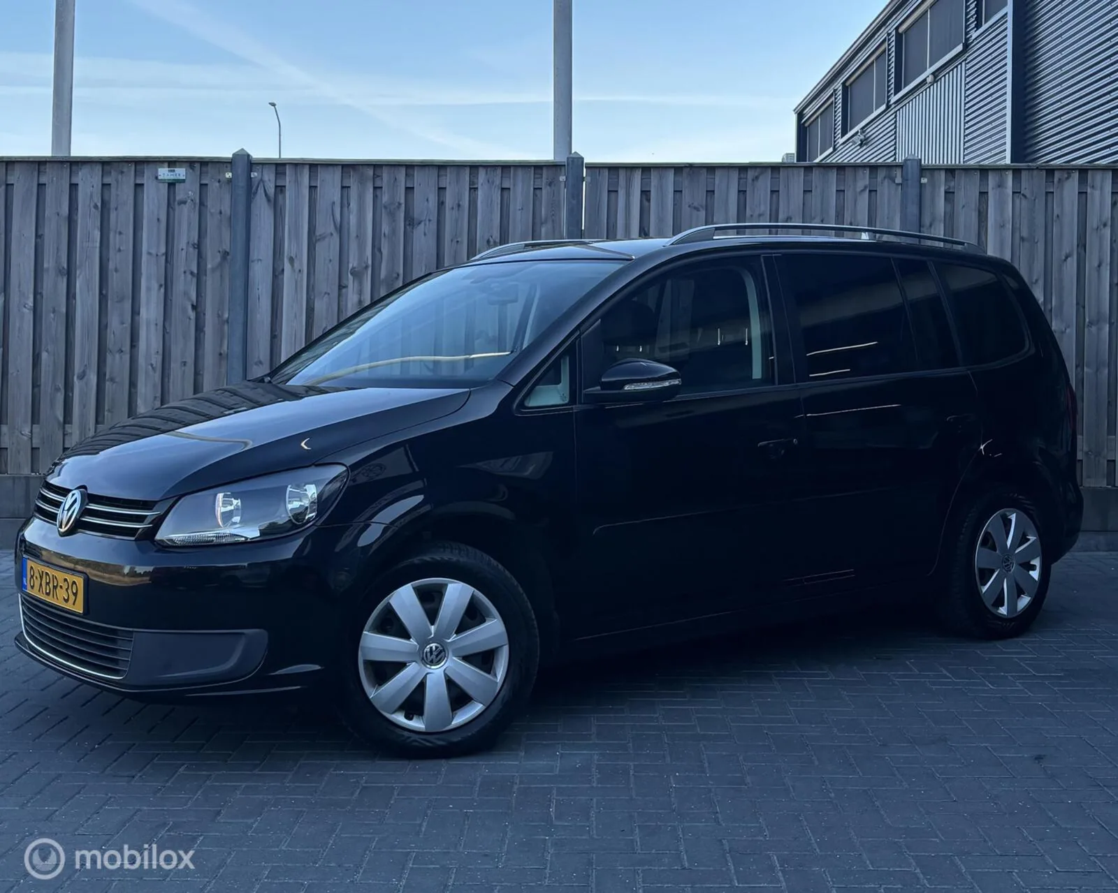 Volkswagen Touran (2014) — foto 1