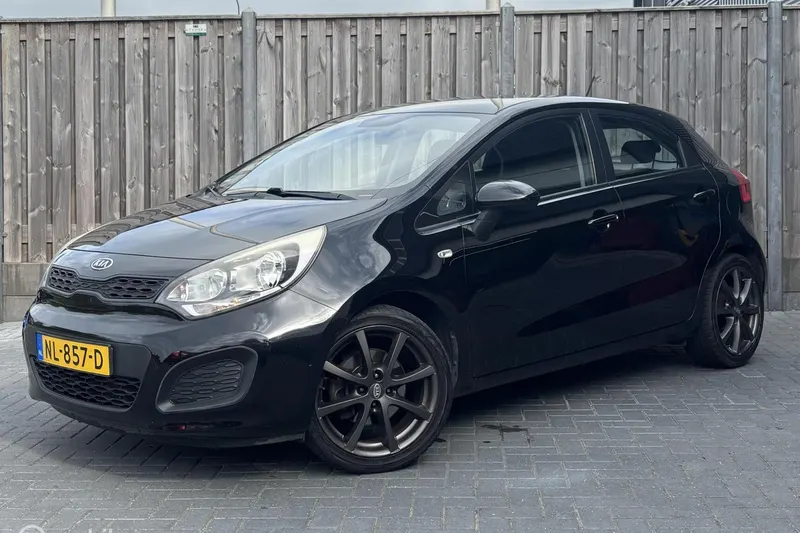 Kia Rio (2013)