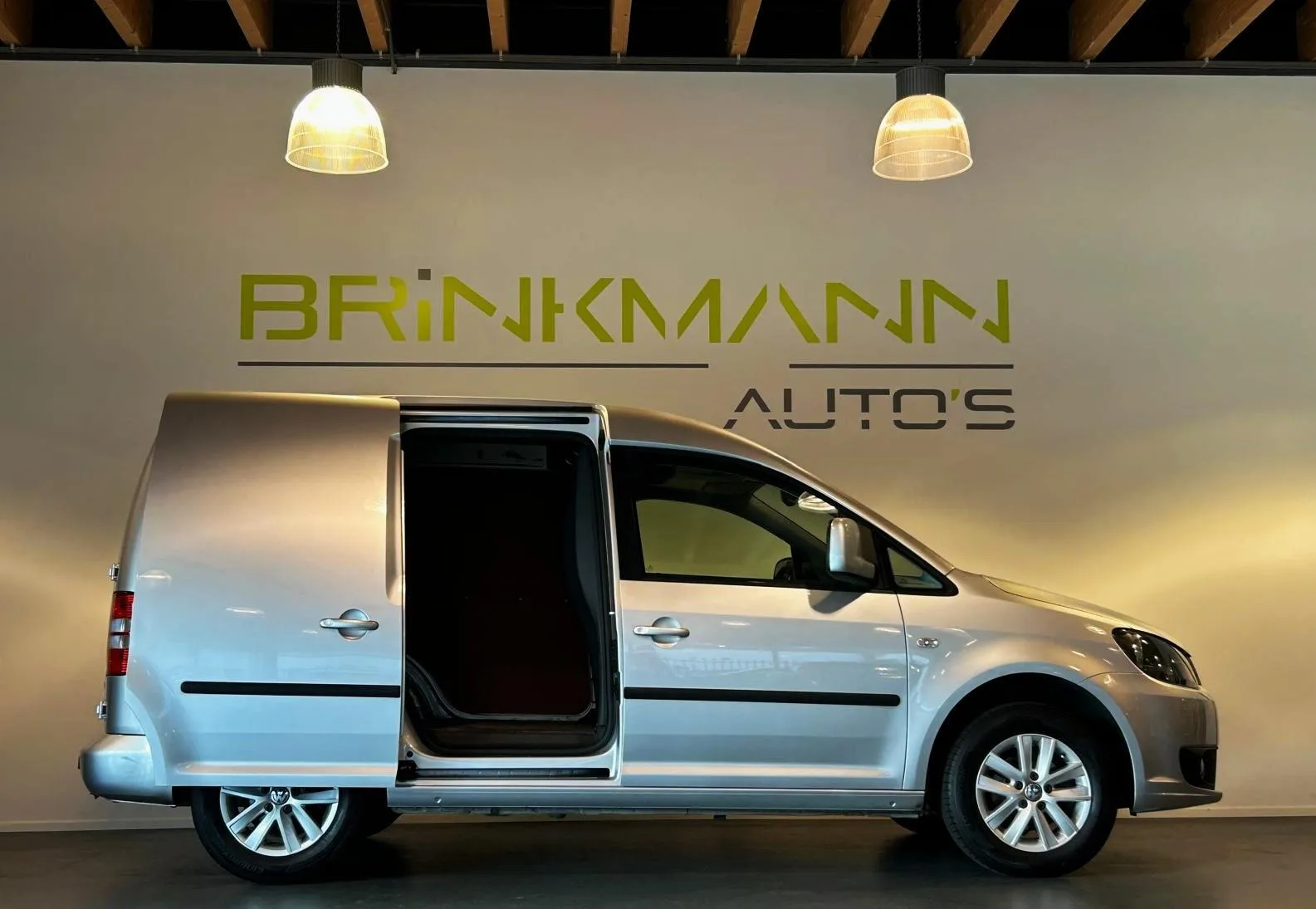 Volkswagen Caddy (2015) — foto 1