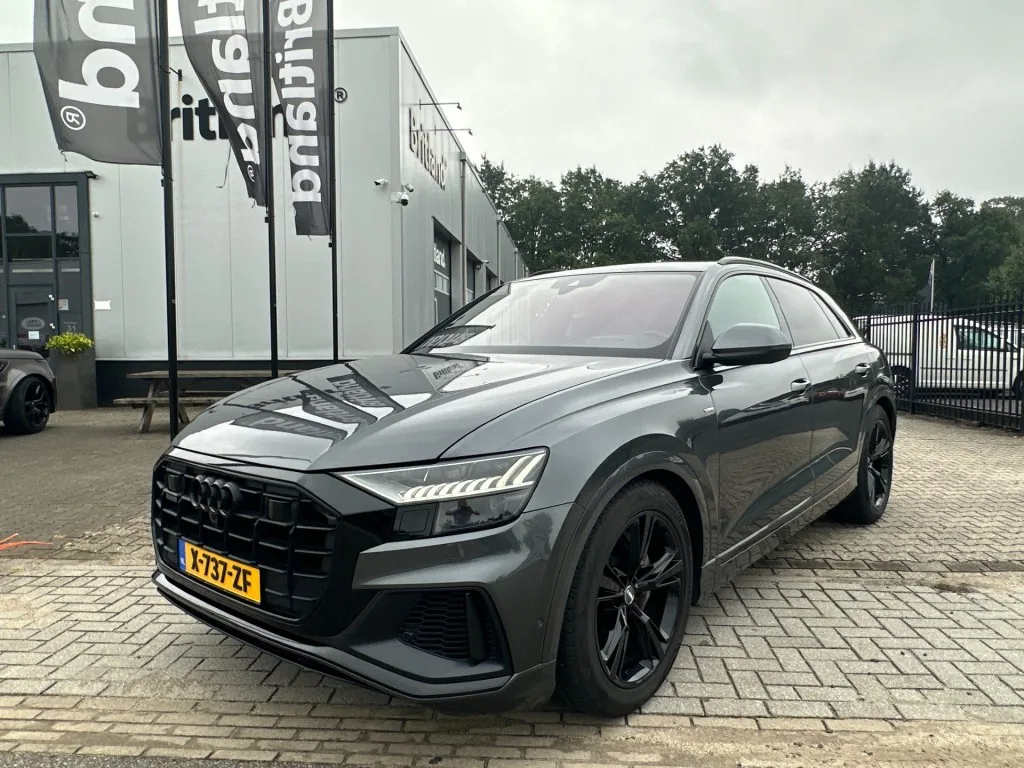 Audi Q8 (2021) — foto 1