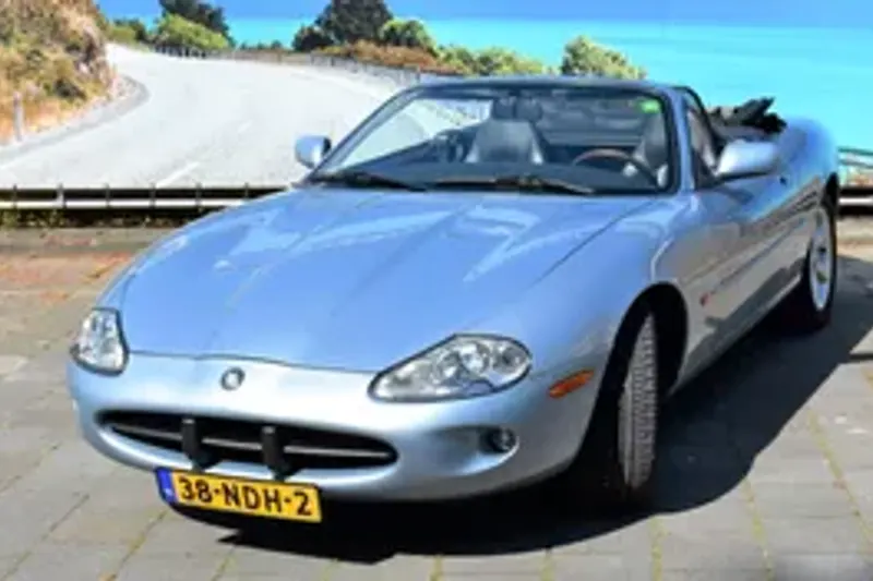 Jaguar XK8 (1997)