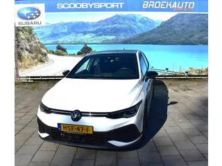 Volkswagen Golf (2024) — foto 1