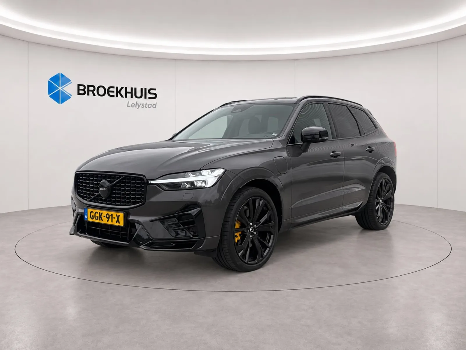 Volvo XC60 (2024) — foto 1