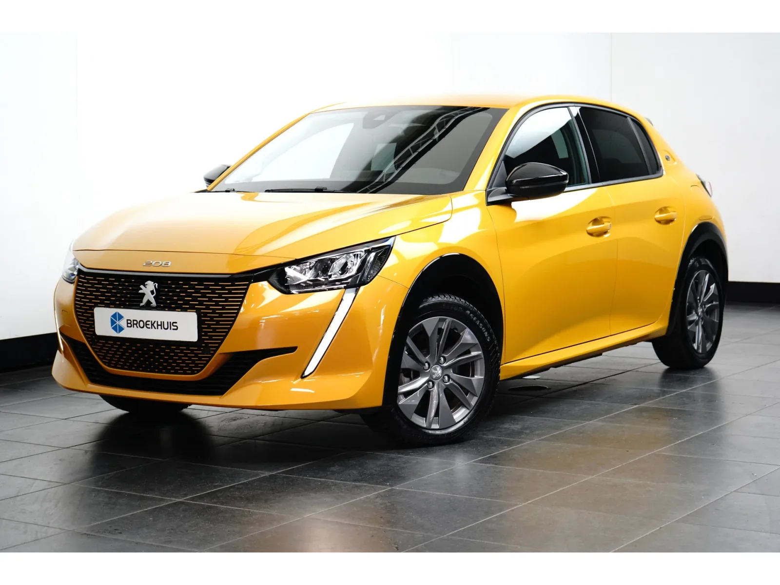 Peugeot e-208 (2024) — foto 1