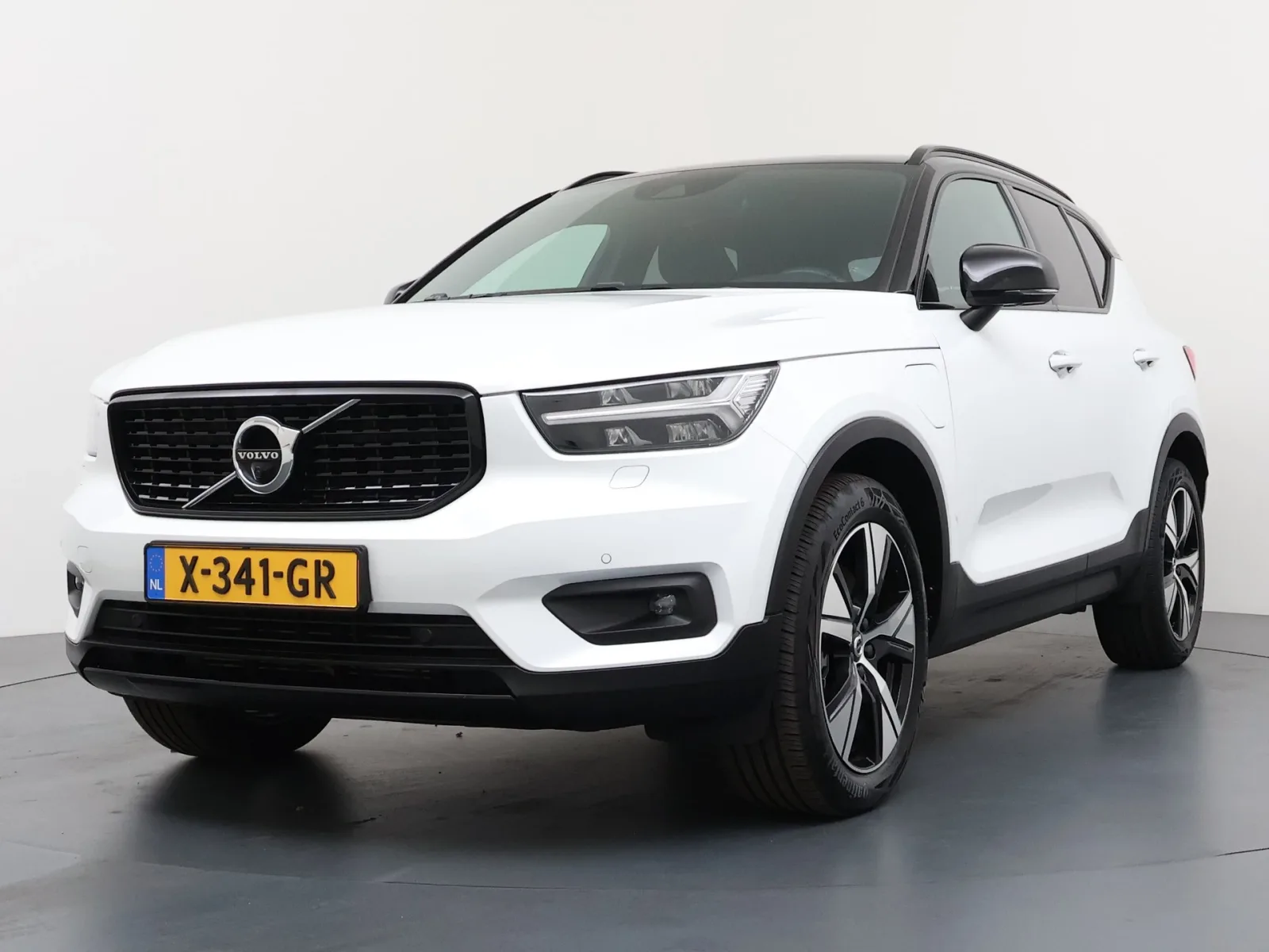 Volvo XC40 (2022) — foto 1