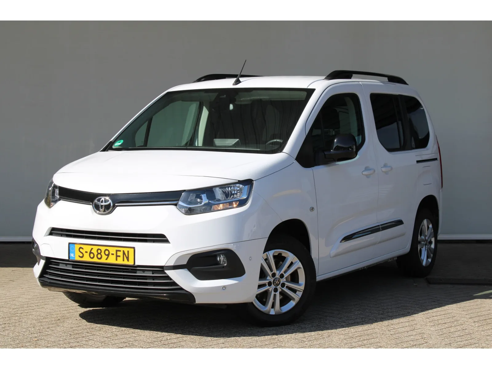 Toyota Proace (2023) — foto 1