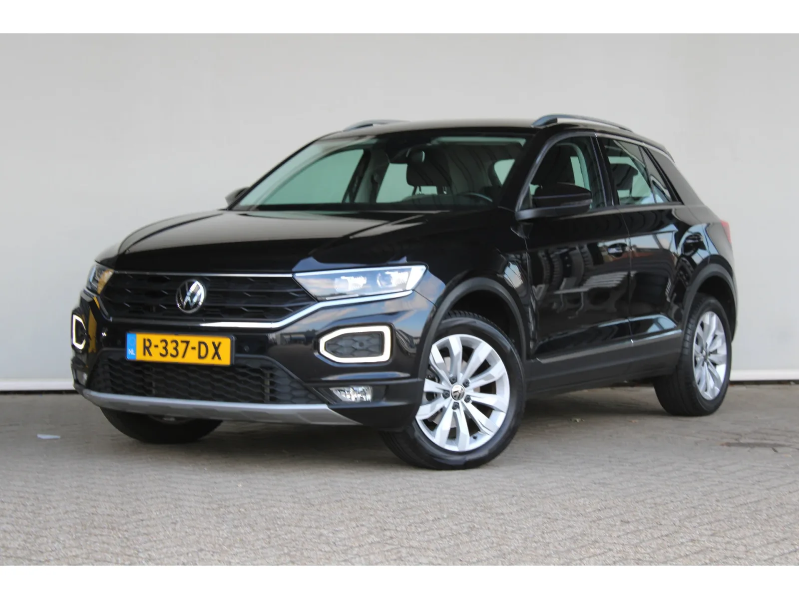 Volkswagen T-Roc (2020) — foto 1