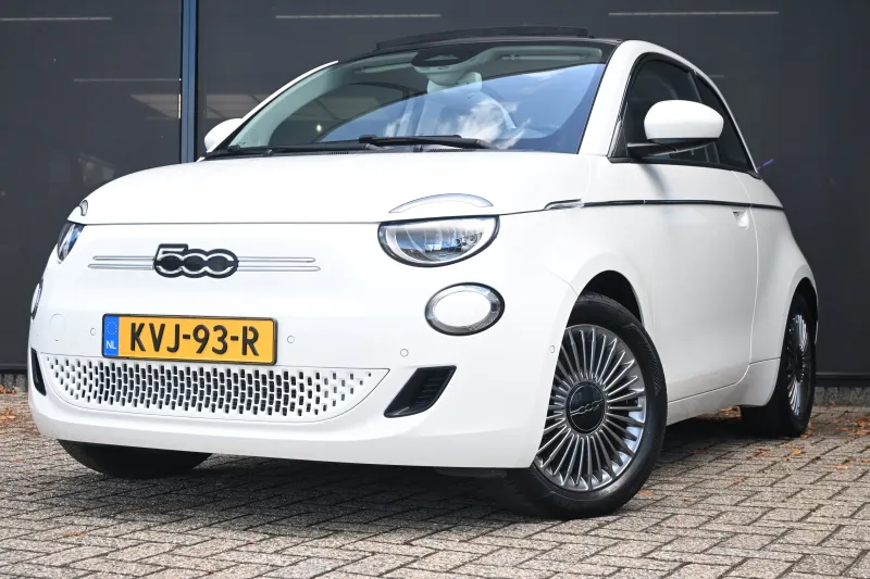 Fiat 500 (2023)