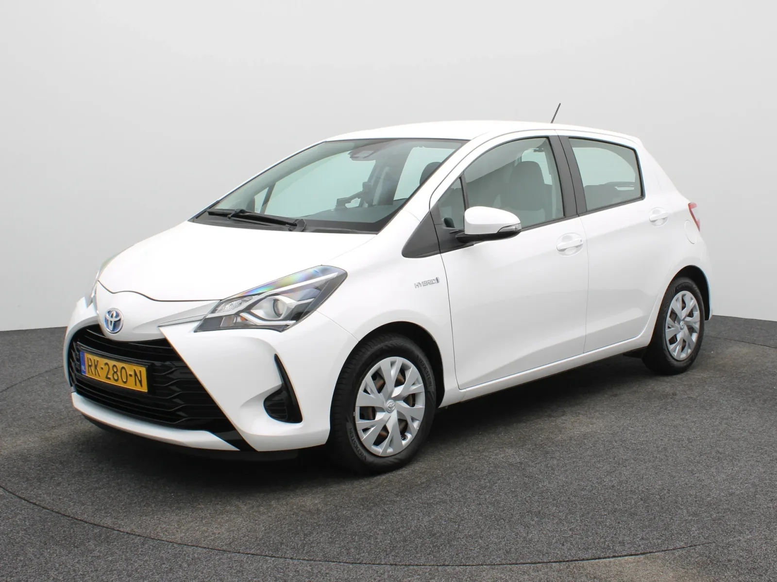 Toyota Yaris (2018) — foto 1