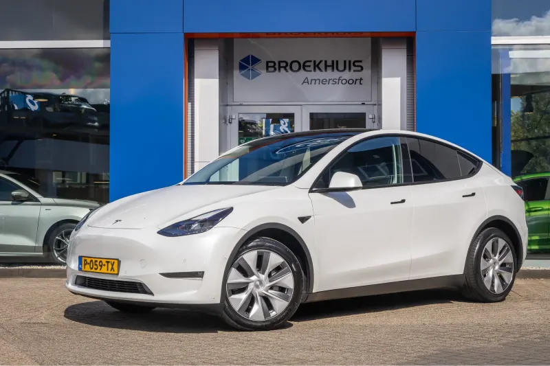 Tesla Model Y (2022)