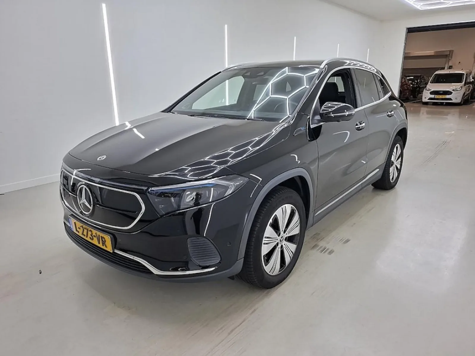Mercedes-Benz EQA (2021) — foto 1