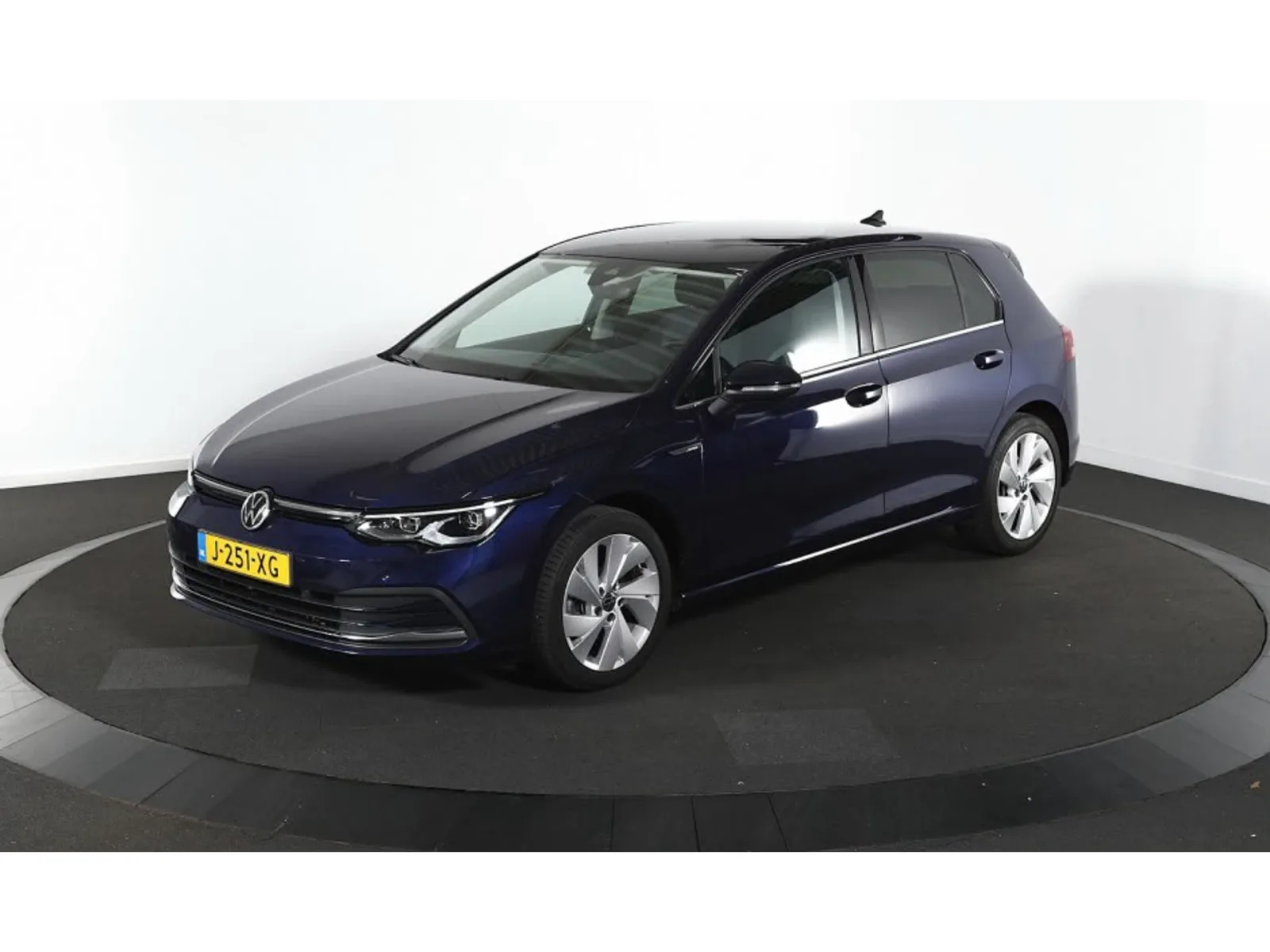 Volkswagen Golf (2020) — foto 1