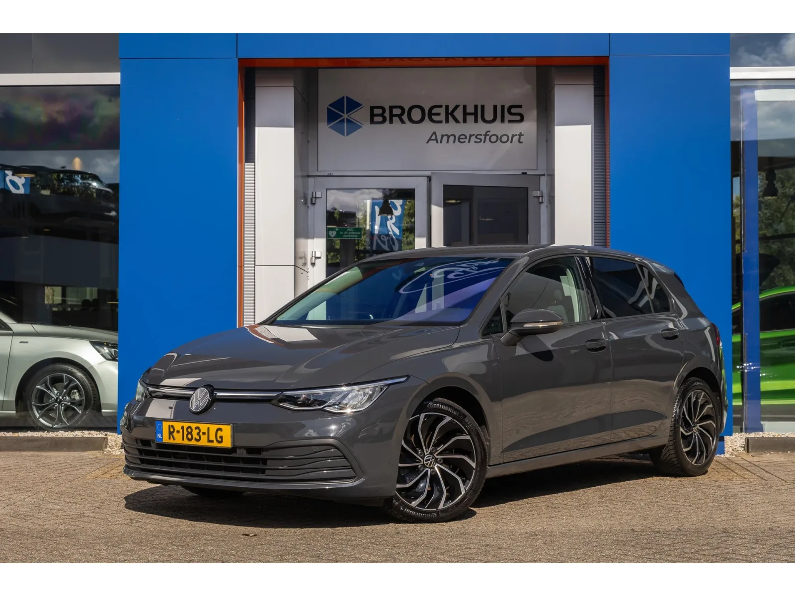 Volkswagen Golf (2022) — foto 1