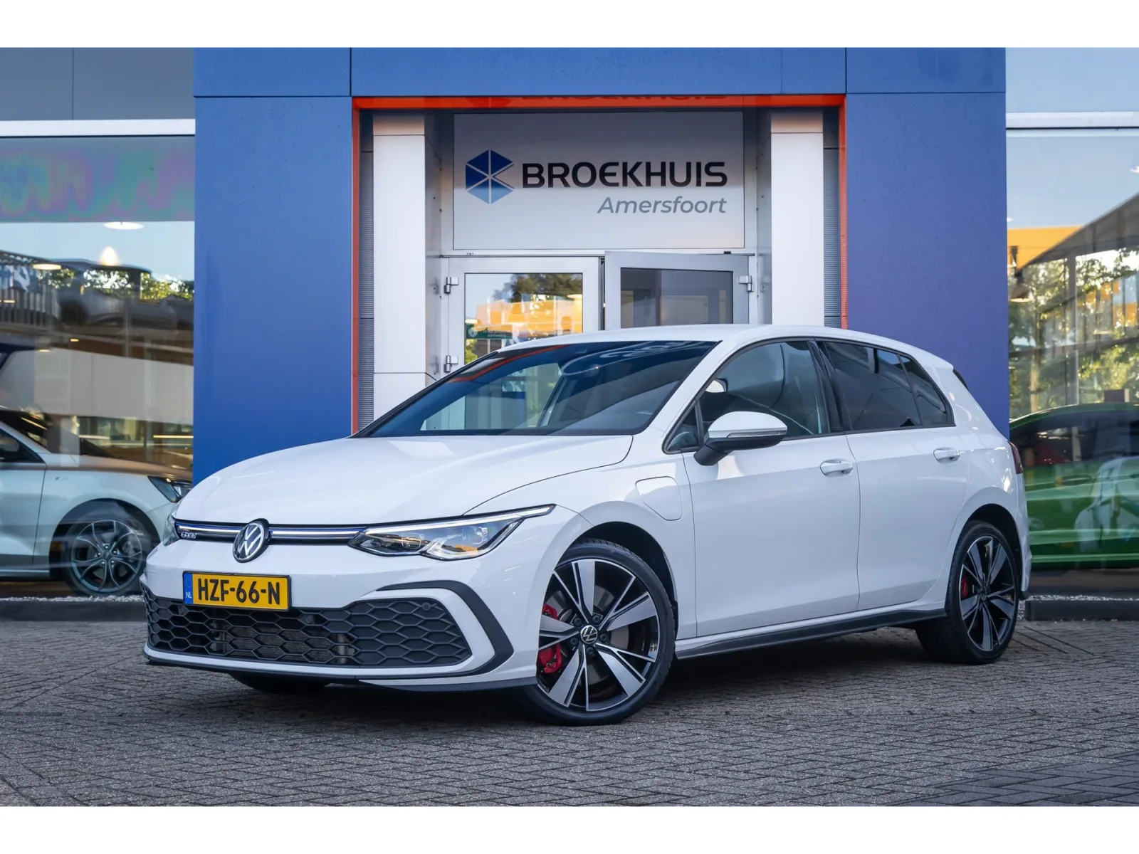Volkswagen Golf (2021) — foto 1
