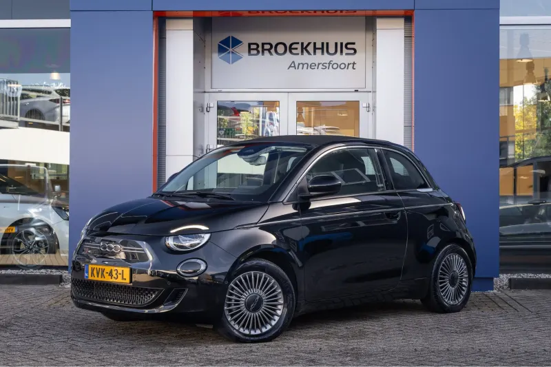 Fiat 500C (2023)