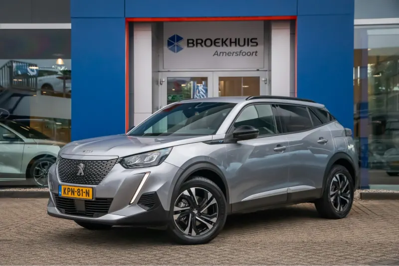 Peugeot e-2008 (2023)