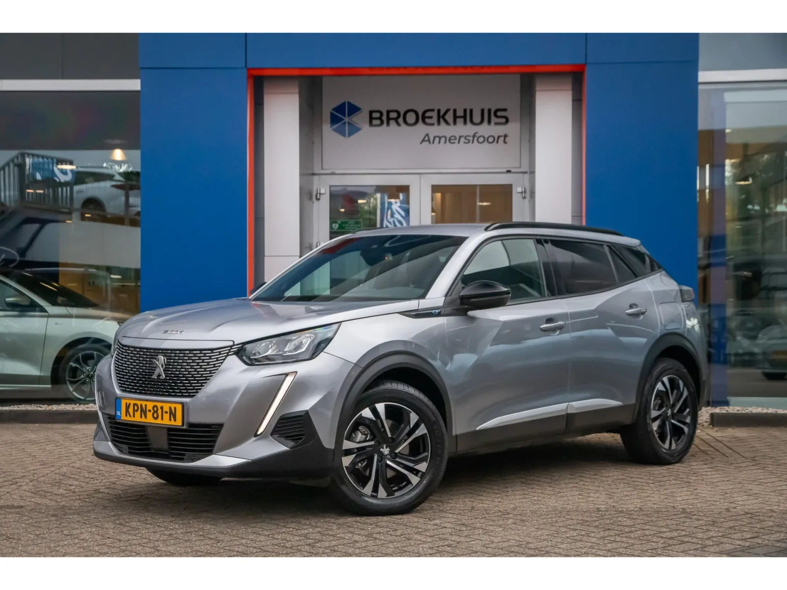 Peugeot e-2008 (2023) — foto 1