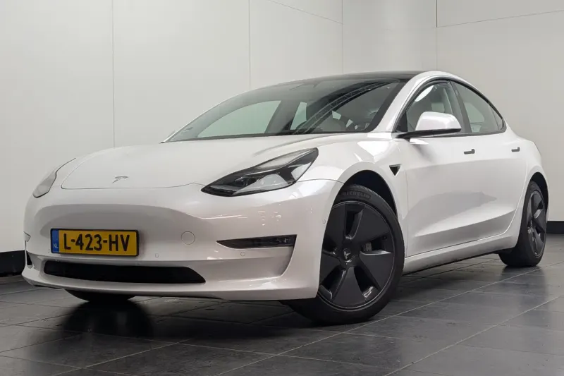Tesla Model 3 (2021)