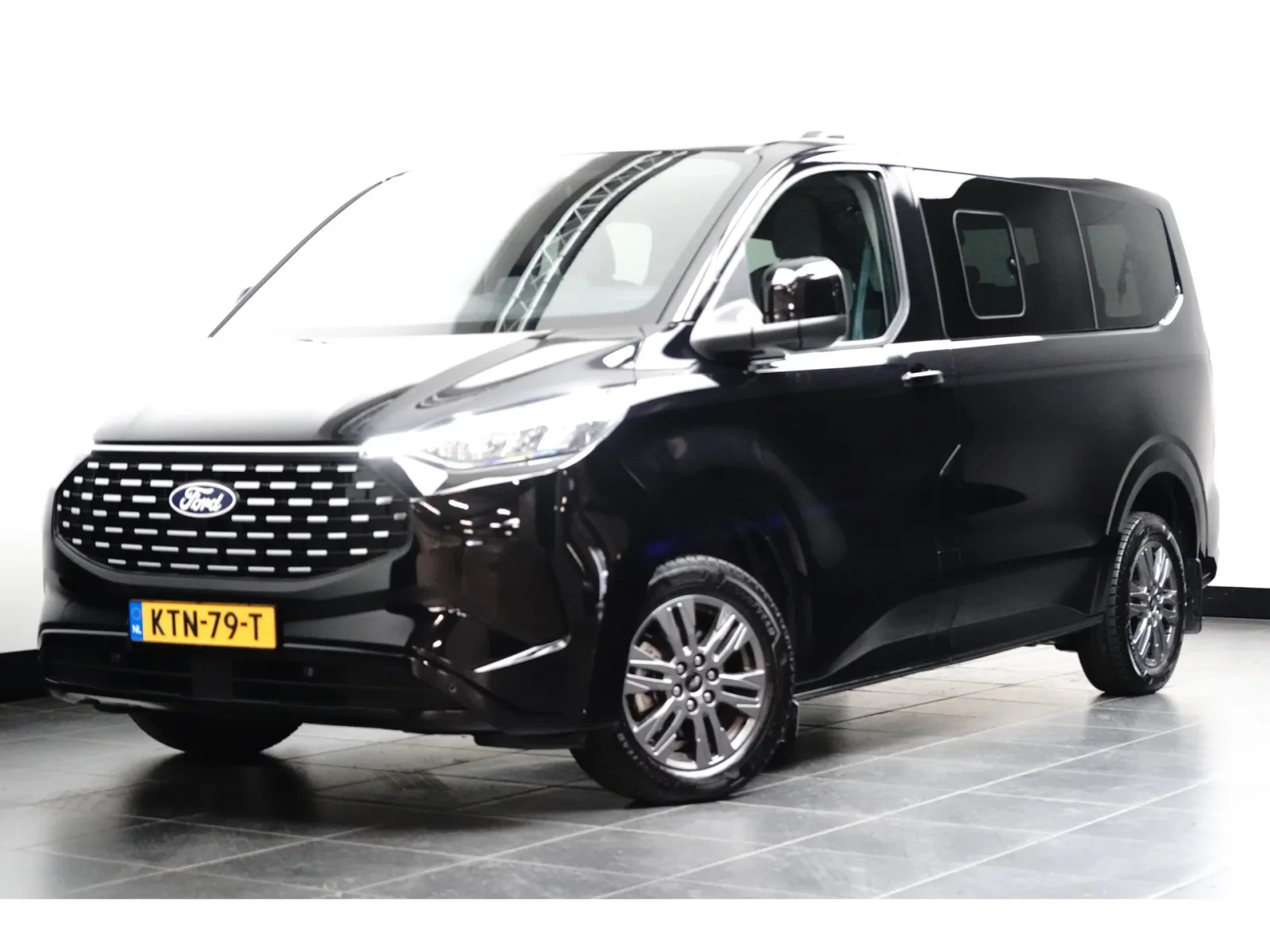 Ford Transit Custom (2025) — foto 1