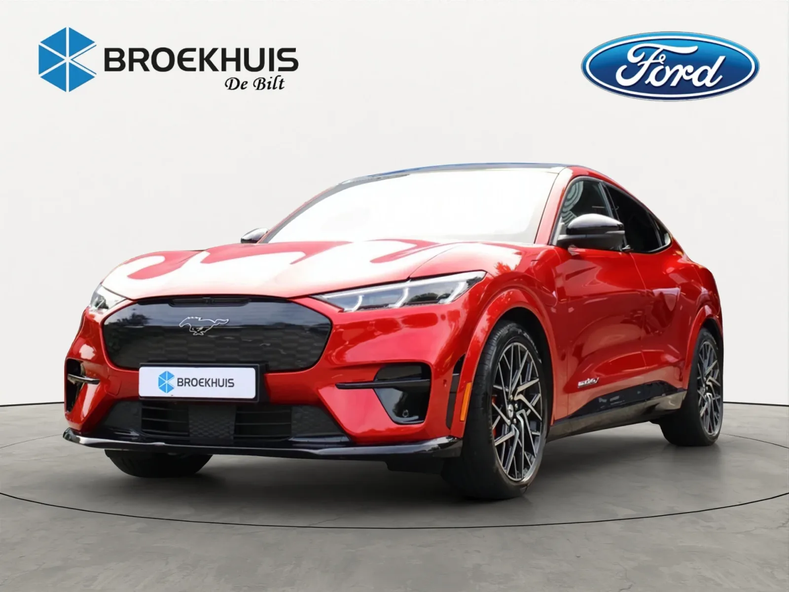 Ford Mustang Mach-E (2025) — foto 1