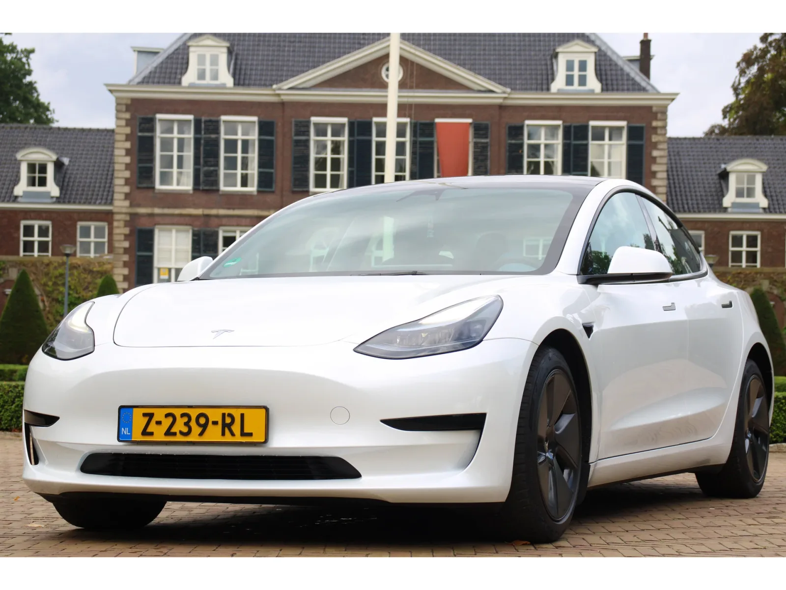 Tesla Model 3 (2022) — foto 1