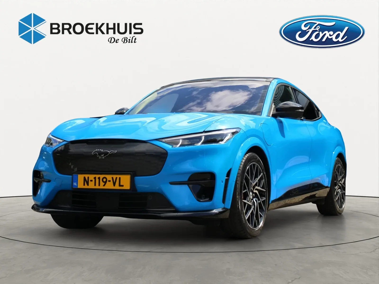 Ford Mustang Mach-E (2021) — foto 1
