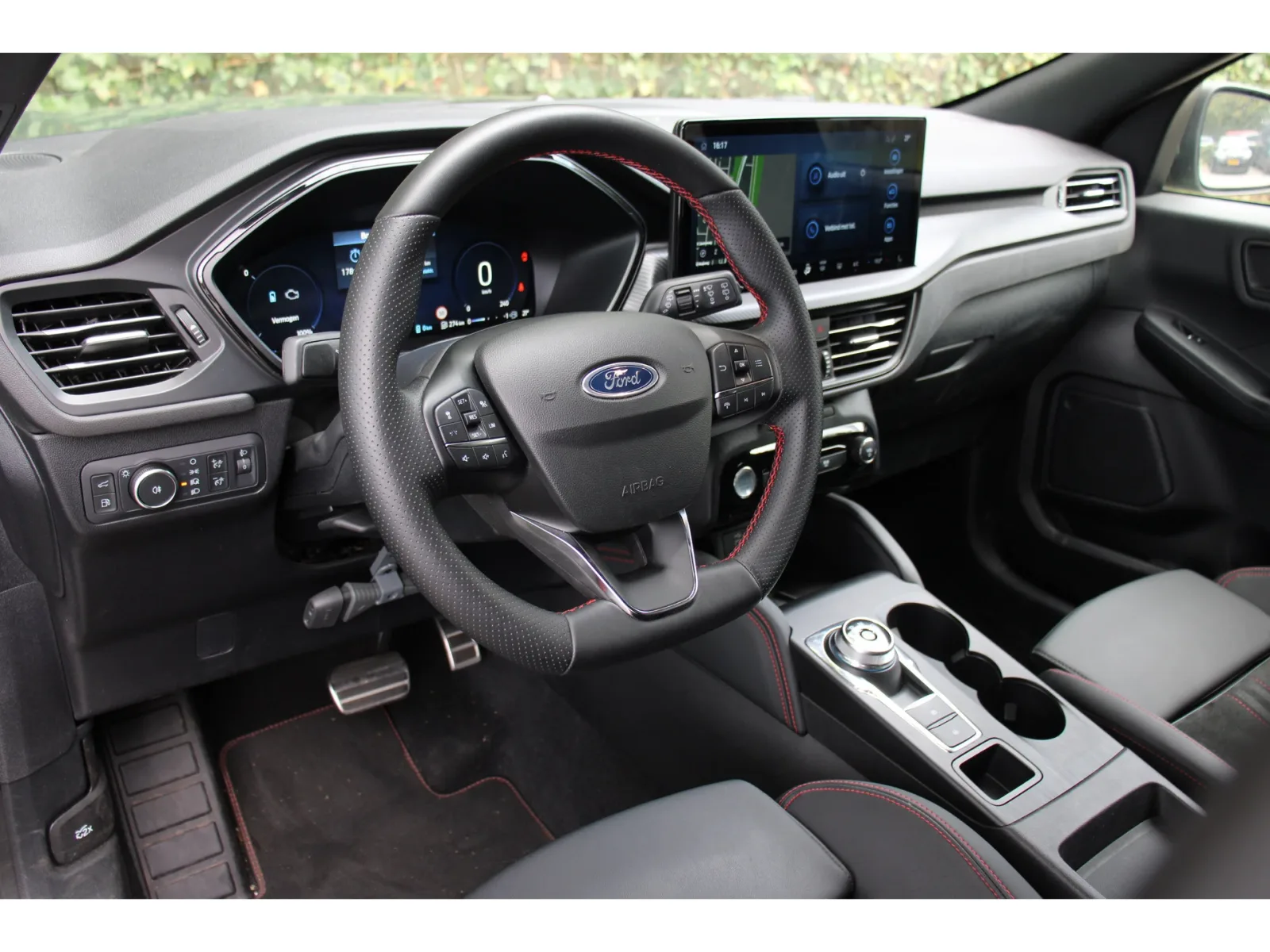 Ford Kuga (2025) — foto 1