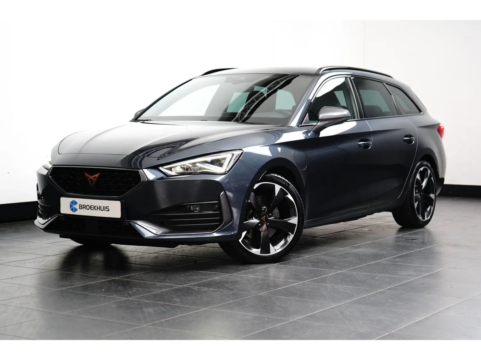 CUPRA Leon Sportstourer (2023) — foto 1
