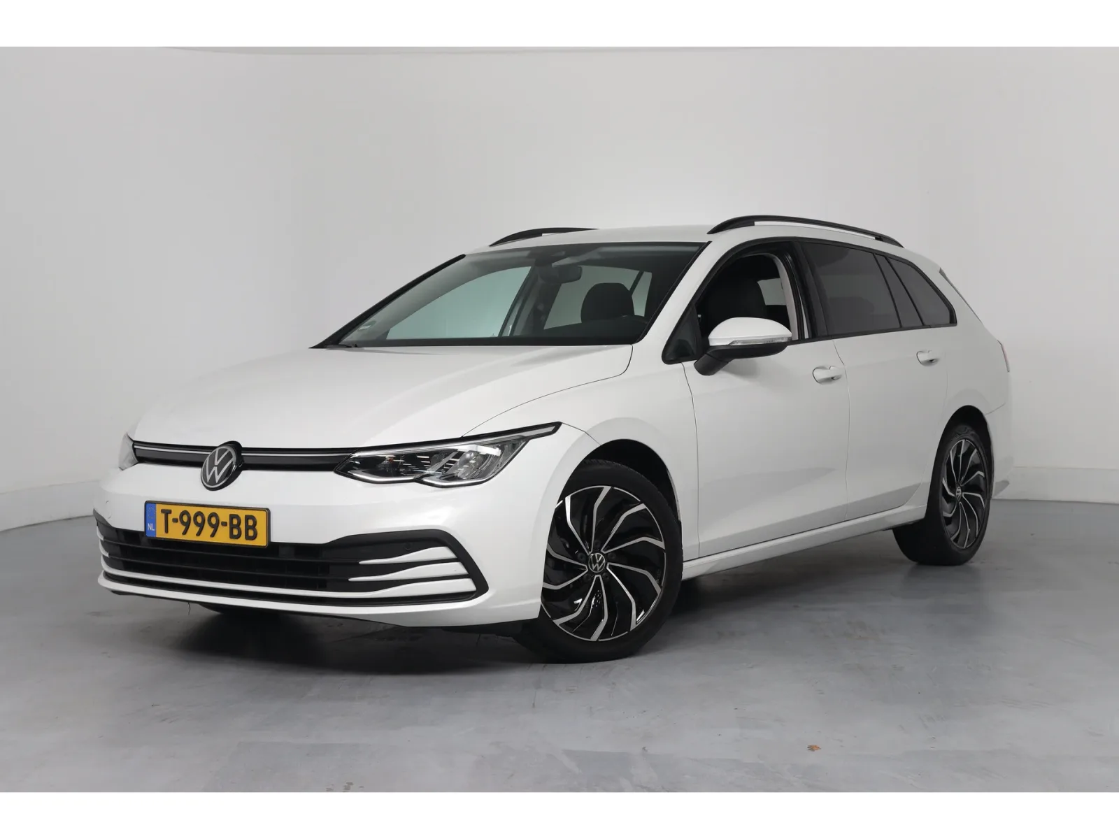 Volkswagen Golf (2023) — foto 1
