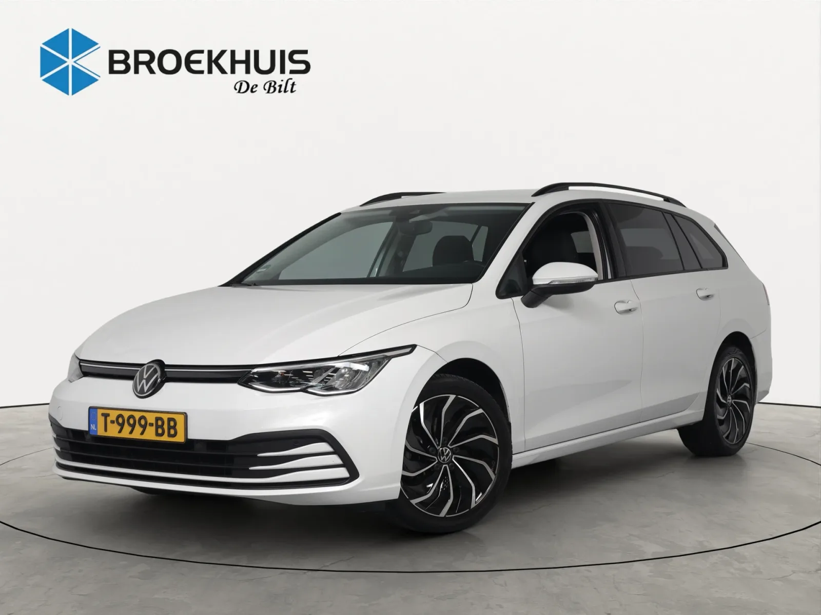 Volkswagen Golf (2023) — foto 1