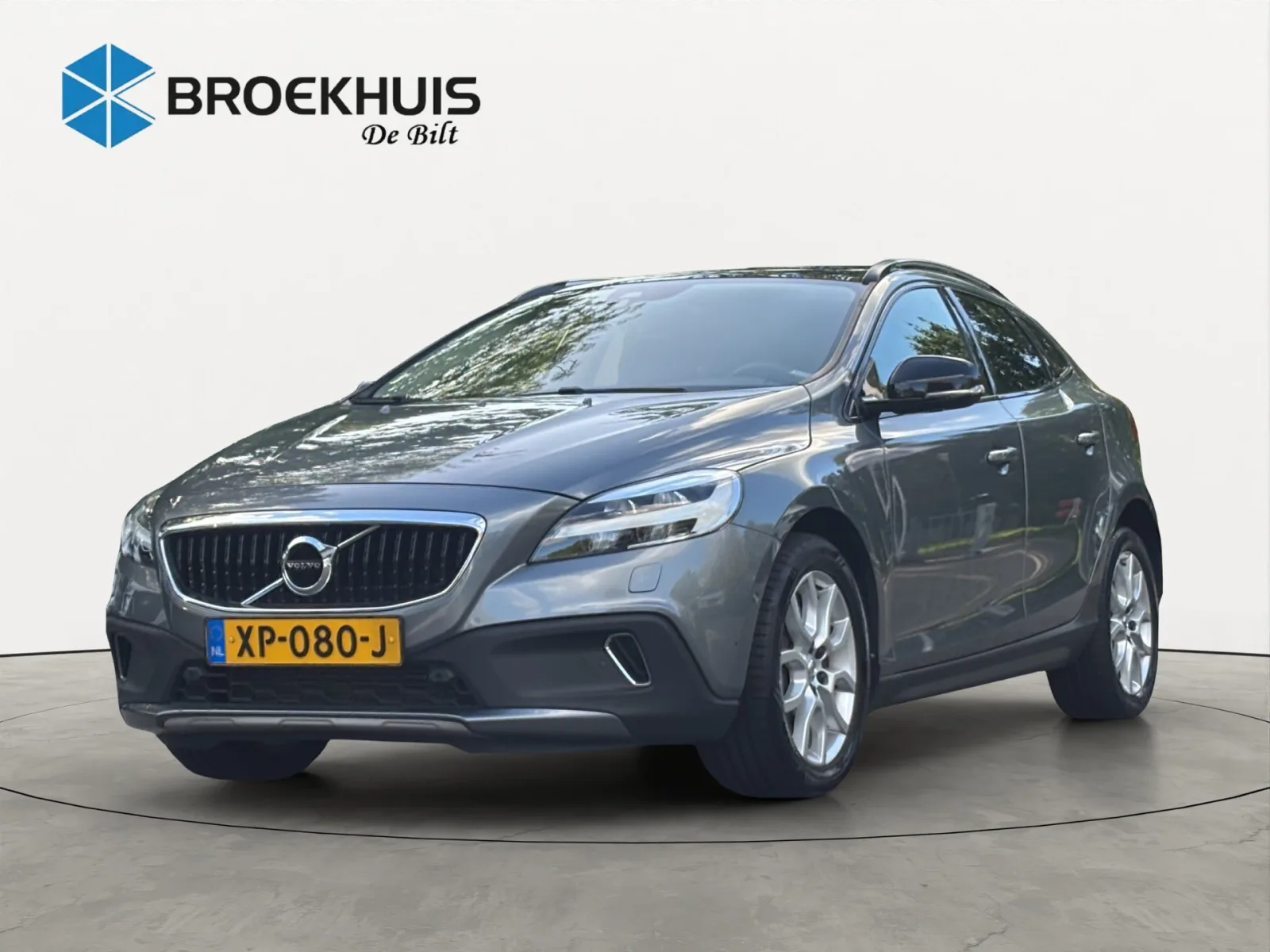 Volvo V40 Cross Country (2019) — foto 1