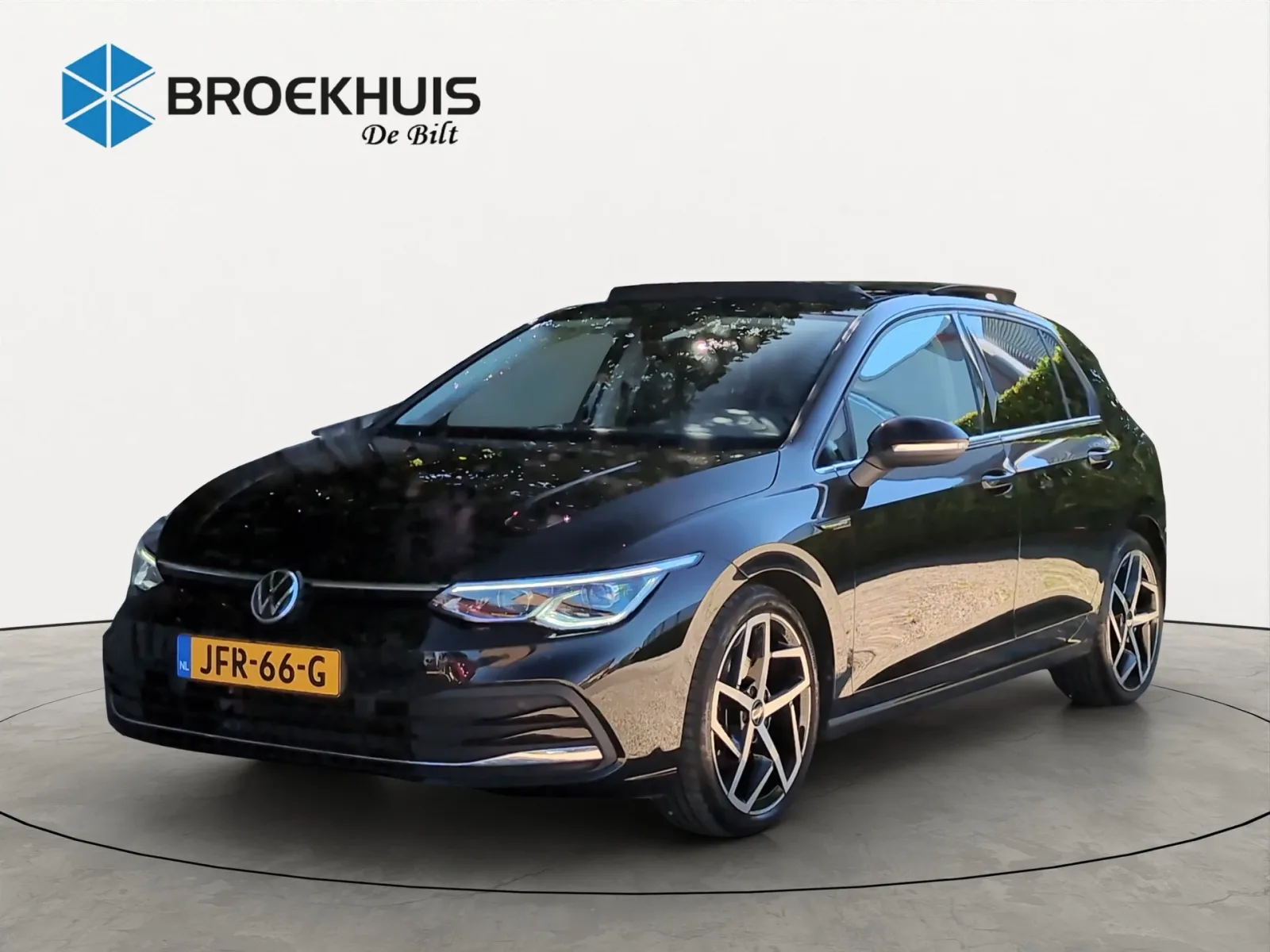 Volkswagen Golf (2020) — foto 1