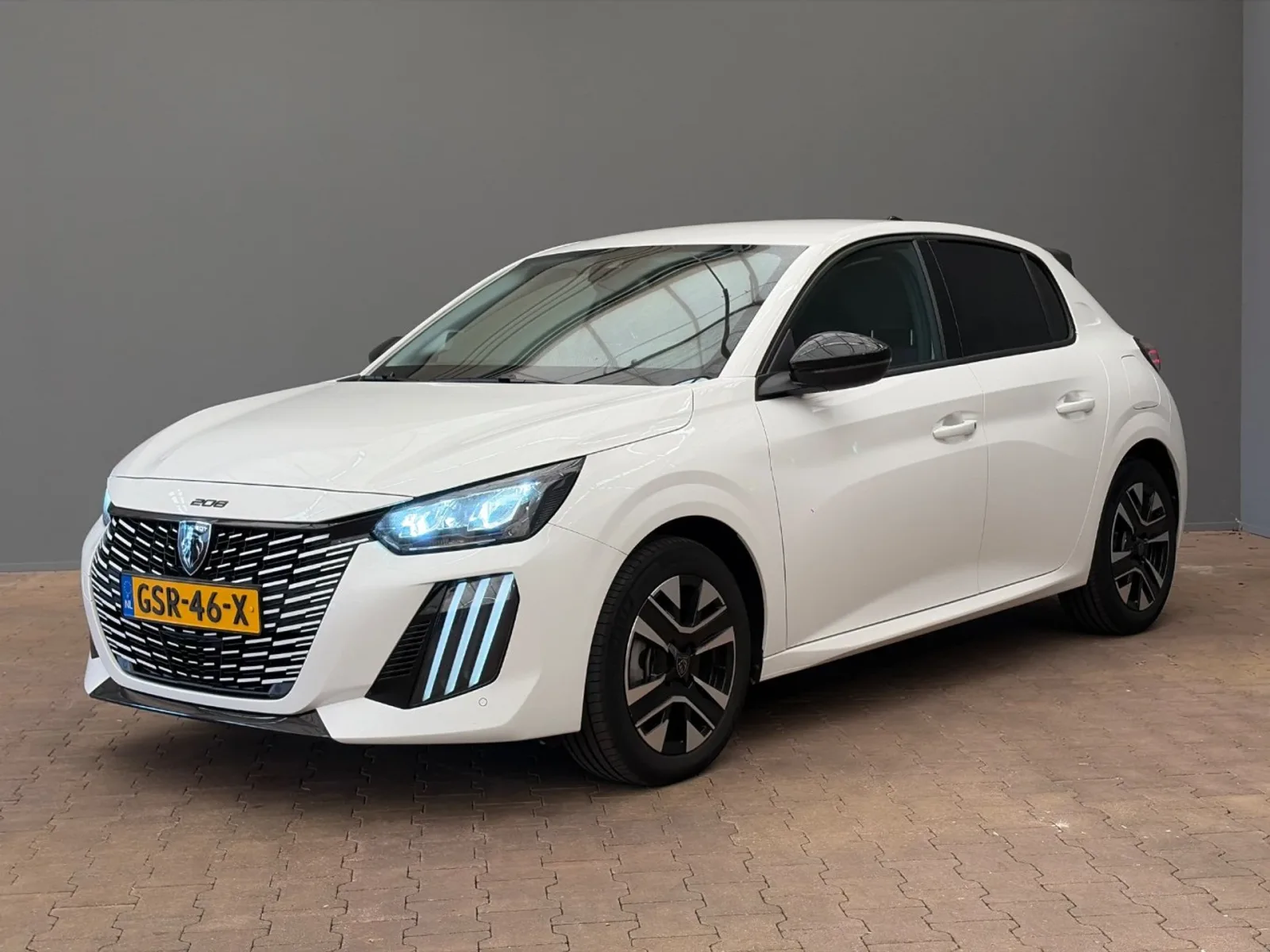Peugeot 208 (2024) — foto 1
